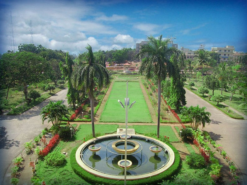 NITK Surathkal central gardens and fountain
